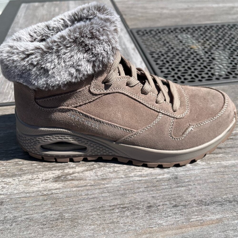Sketchers Women's Uno Rugged Wintriness Dark Taupe Suede Neutral Size 8 Perfect